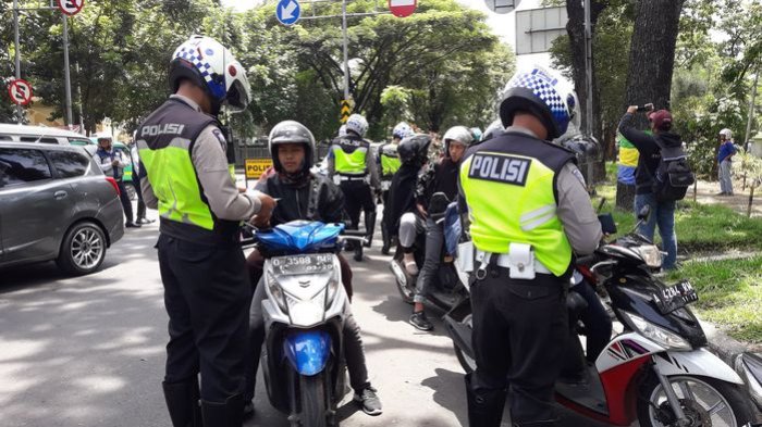 pelat nomor, razia polisi, Razia Polisi Besar-besaran, Razia Polisi 2026, Operasi Patuh 2026, Razia Polisi Besar-besaran Digelar Juni 2026, Target Operasi Pelat Nomor Seperti Ini