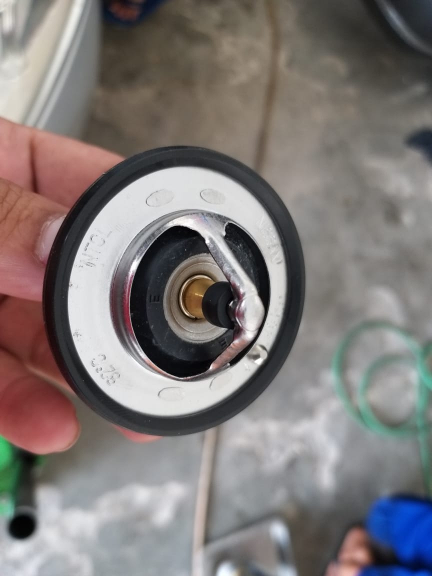 mobil bekas, thermostat, thermostat mobil, ciri thermostat mesin mobil rusak, cara deteksi kerusakan thermostat, Inilah Dua Cara Gampang Deteksi Thermostat Di Mobil Bekas Rusak