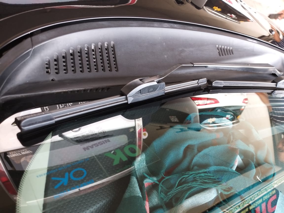 wiper mobil, mobil bekas, pasca mudik, bahaya wiper rusak masih dipakai, pasca mudik lebaran, efek karet wiper rusak, Ini Efek Karet Wiper Kaca Mobil Bekas Getas Masih Dipakai Pasca Mudik Lebaran