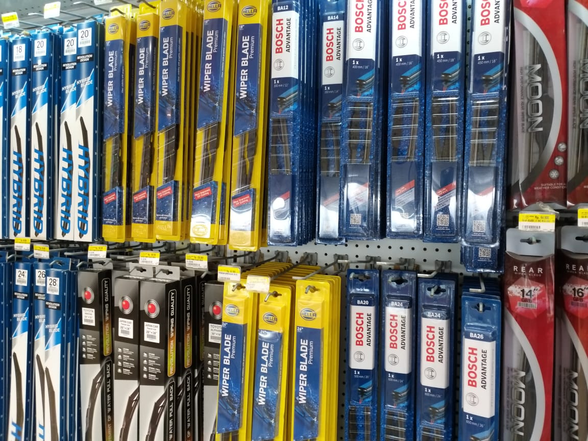 hujan, kaca, karet, wiper, Umur Pakai Efektif Wiper Mobil, Ganti Kalau Sudah Seperti ini