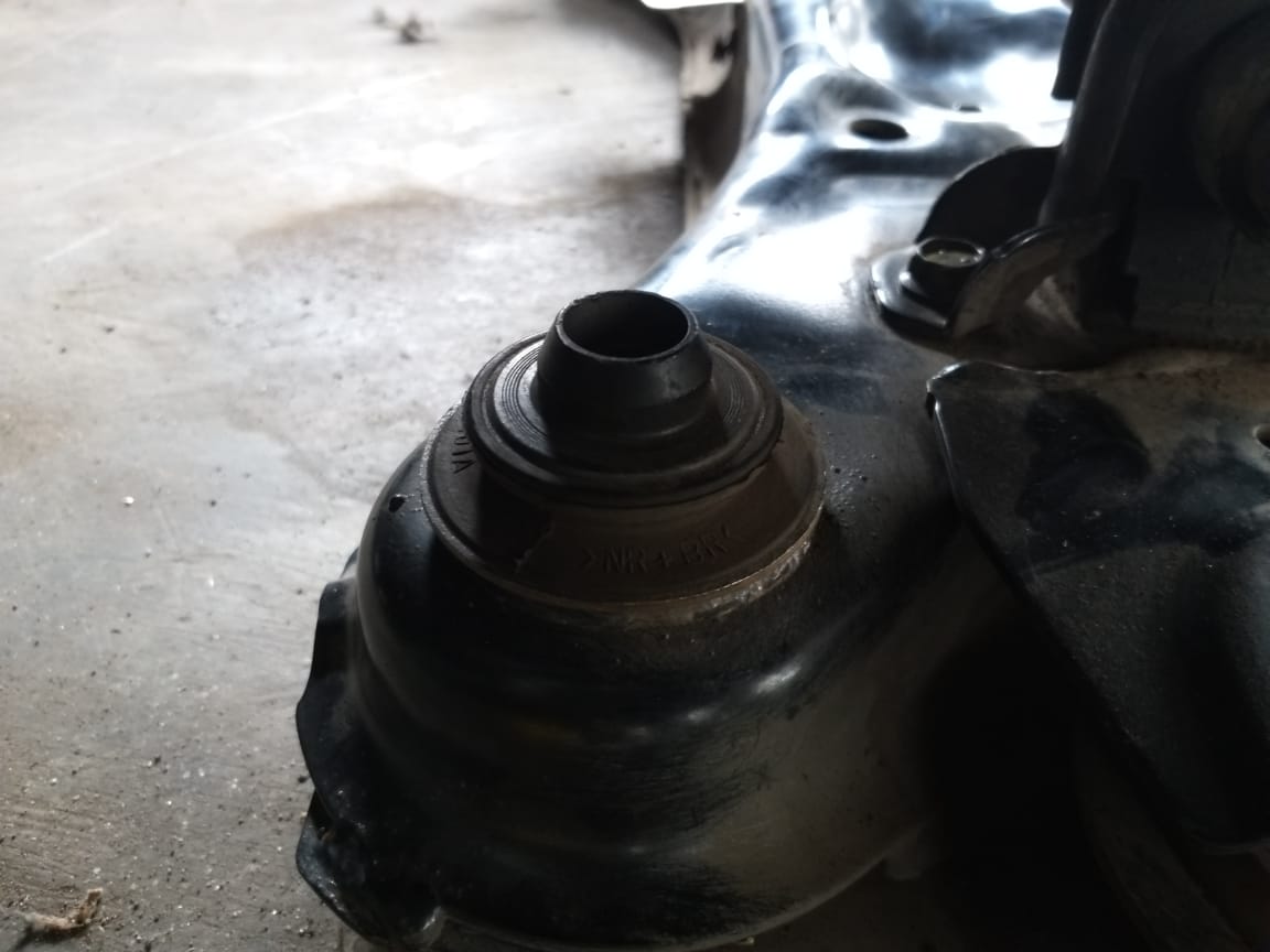 mobil bekas, mobil nggak stabil, penyebab mobil gak stabil, penyebab mobil gak stabil di jalan kurang mulus, kenapa mobil gak stabil, Sudah Tahu Belum, Karet Ini Penyebab Mobil Gak Stabil Di Jalan Kurang Mulus