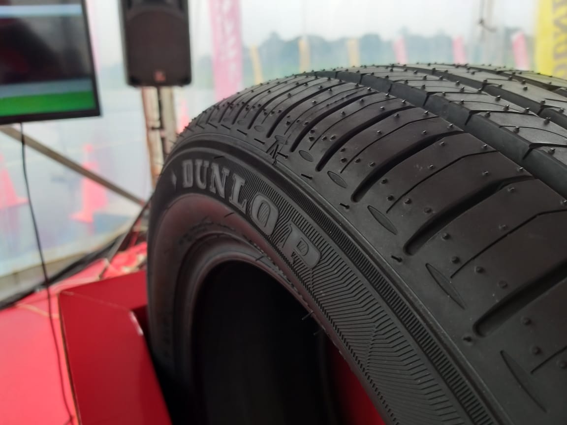 ban mobil, mobil bekas, ban mobil retak halus, penyebab ban mobil retak, penyebab ban retak-retak, Harus Tahu, Hal Sepele Ini Penyebab Ban Mobil Bekas Muncul Retak Halus