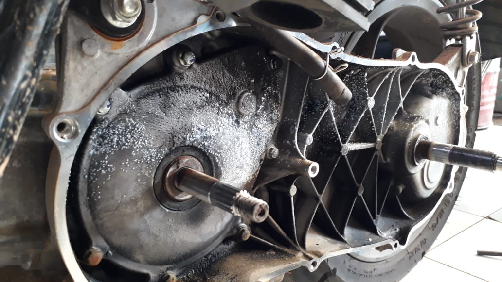 motor matic, cvt motor matic, CVT matic, Ini Sebabnya CVT Motor Matic Wajib Langsung Dibongkar Setelah Terobos Banjir