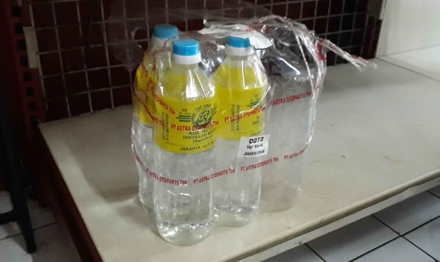 mobil bekas, aki mobil, air aki mobil, cara tambah air aki, cara tambah air aki mobil, Persiapan Mudik, Begini Cara Yang Benar Menambah Air Aki Di Mobil Bekas