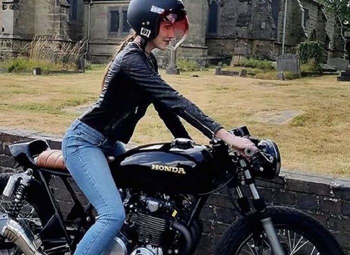 jaket, naik motor, jaket riding, HER WHEELS, Selain Cegah Kulit Gosong, Ini Manfaat Pakai Jaket Saat Naik Motor yang Jarang Ladies Sadar