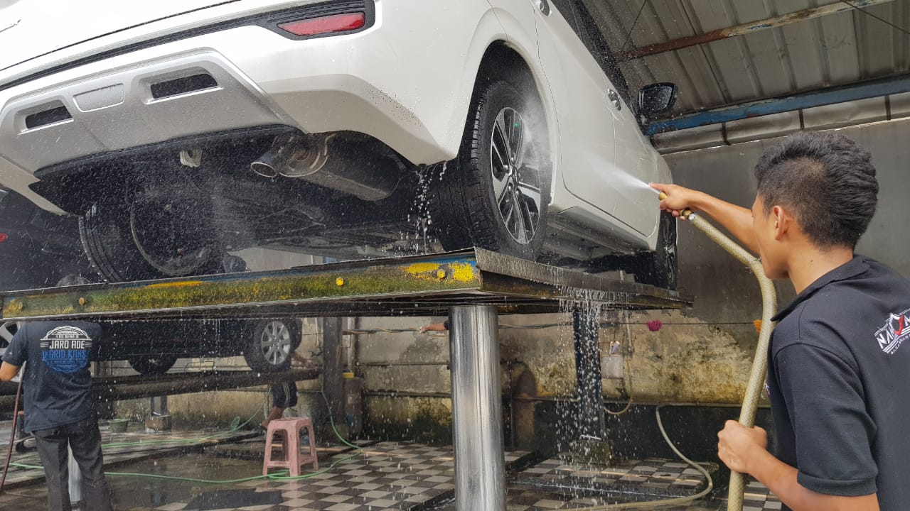 cuci mobil, mobil bekas, cuci steam, cuci steam mobil, cuci mobil bekas, cuci mobil harus rutin, Ini Sebabnya Harus Cuci Mobil Bekas Secara Rutin Walau Jarang Dipakai