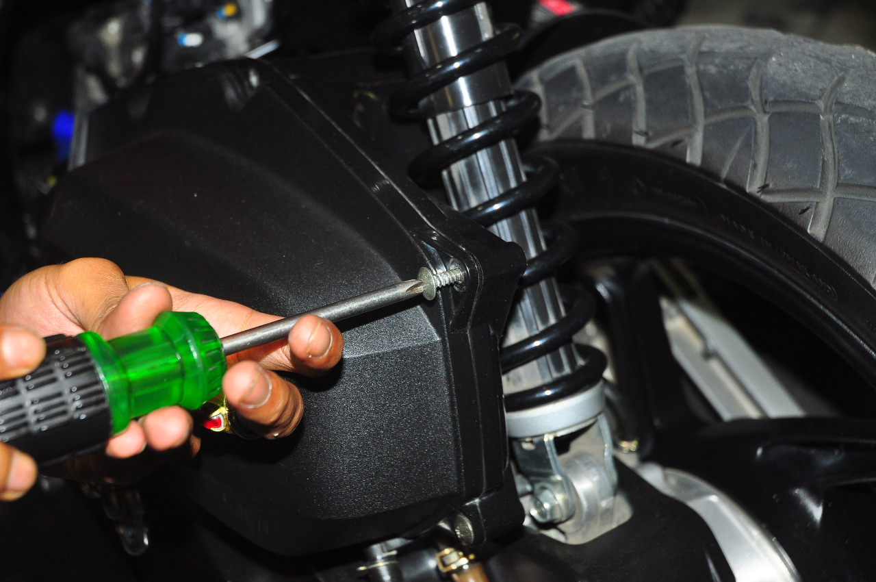 motor bekas, box filter, box filter motor, baut box filter udara, baut box filter udara motor, Cara Mudah Mengatasi Baut Box Filter Udara Di Motor Bekas Slek