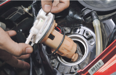 motor bekas, Tangki Bahan Bakar, tangki bensin, manfaat kuras tangki bensin, manfaat kuras tangki bensin motor, Harus Tahu, Ini Manfaat Menguras Tangki Motor Bekas Secara Berkala