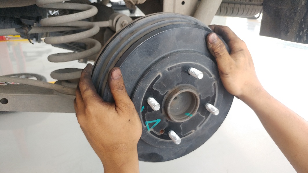 perawatan, debu, rem teromol, pakem, dicuci, Perawatan Rem Tromol Mobil Biar Tetap Pakem, Bisa Pakai Air?