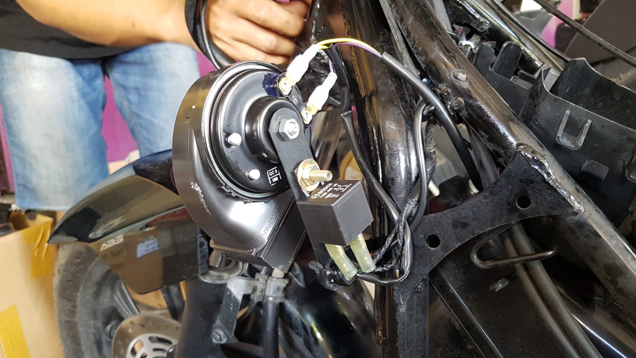 bunyi, arus listrik, relay, klakson aftermarket, Pasang Klakson Aftermarket Mobil Wajib Pakai Relay, Ini Alasannya