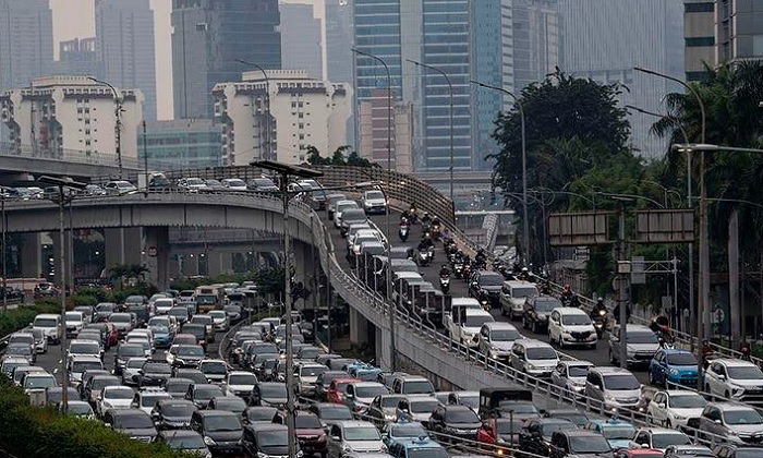 Singapura, jakarta    penata gaya: adelia tambunan, jumlah kendaraan di jakarta, Tingkat Kepemilikan Kendaraan Jakarta, Ledakan Jumlah Kendaraan, Bukan Prestasi, Kota Jakarta Kalahkan Negara Singapura Soal Jumlah Kendaraan