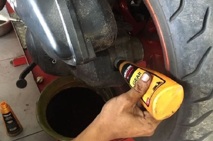 motor matic, oli gardan, oli gardan motor matic, kapan ganti oli gardan, kapan ganti oli gardan motor matic, kapan jadwal ganti oli gardan, jadwal ganti oli gardan, Jangan Tunggu Rusak, Ini Jadwal Ganti Oli Gardan Motor Matic Yang Tepat