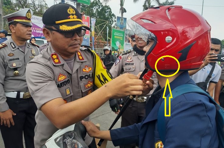 helm sni, Standar Nasional Indonesia (SNI), Logo SNI Helm, Razia Helm SNI, Dasar Hukum Helm SNI, Ketahuan Polisi Urusannya Panjang, Ini Dasar Hukum Helm Wajib SNI