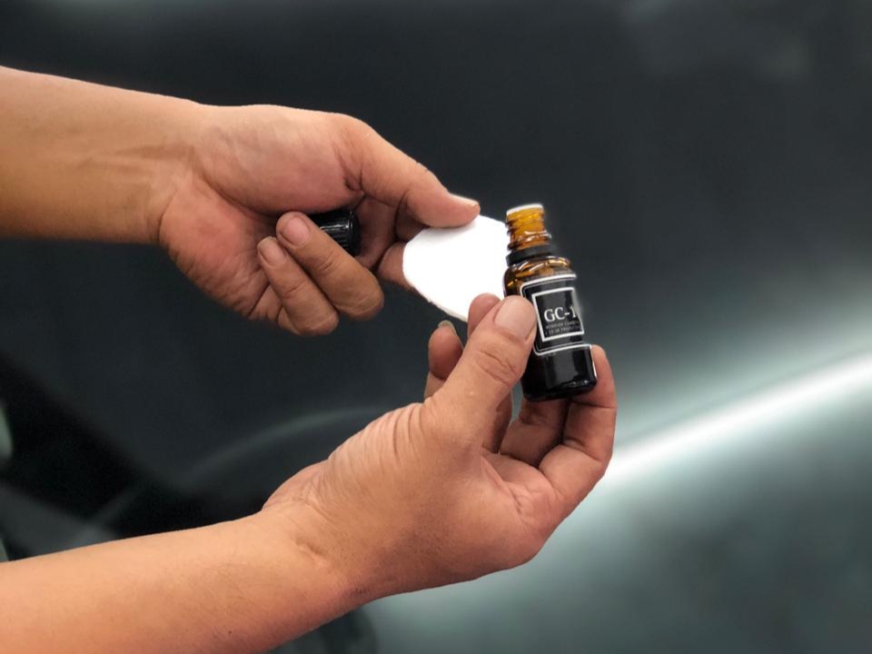 hujan, lembab, coating, water spot, jamur kaca, Muncul Jamur di Kaca Mobil,  Begini Nih Cara Mudah Mencegahnya