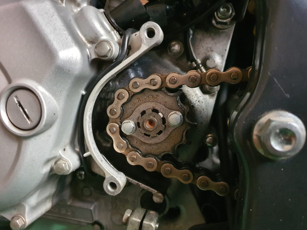 motor bekas, gir depan, gir depan motor, ganti ukuran, ganti ukuran gir depan, ganti ukuran gir depan motor, panduan ganti ukuran gir depan motor, Jangan Salah Ukuran, Ini Panduan Ubah Gir Depan Di Motor Bekas