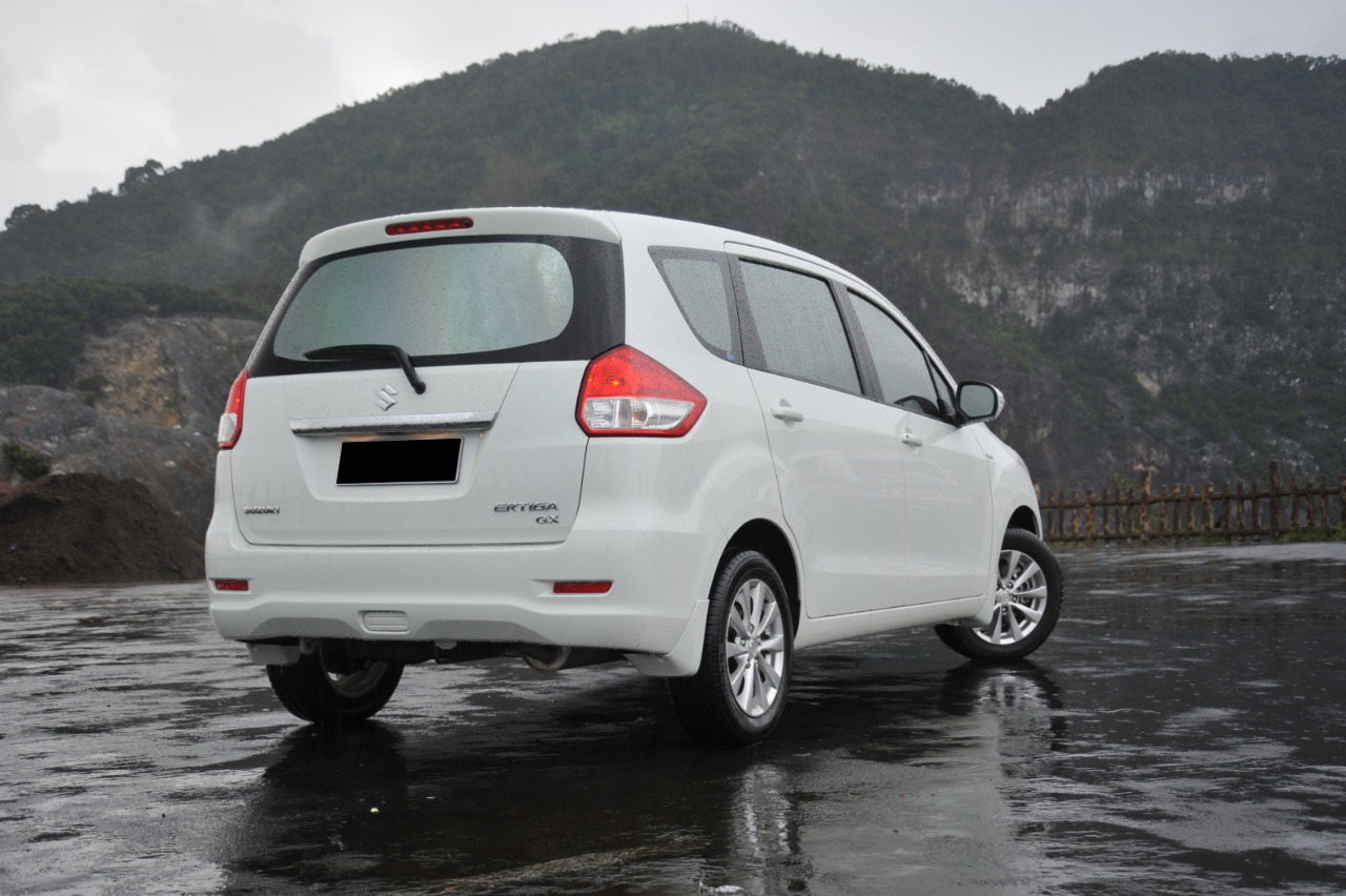 ertiga bekas, suzuki ertiga bekas, mobil bekas ertiga, harga mobil bekas ertiga, mobil bekas suzuki ertiga, Punya Kabin Luas, Suzuki Ertiga 2015 Harganya Makin Terjangkau