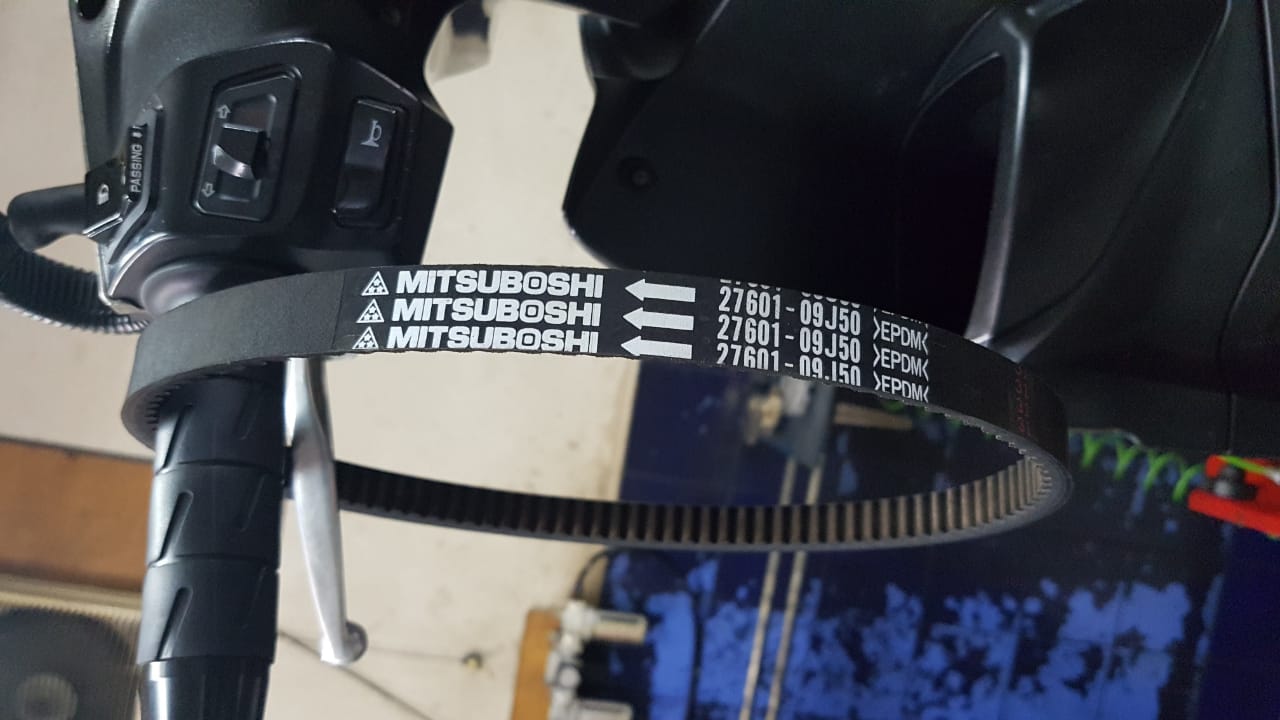 motor matic, V-belt CVT motor matic, v-belt motor matic, cara pasang v-belt, cara pasang v-belt motor matic, Ini Alasan Kenapa Pasang V-Belt CVT Motor Matic Jangan Sampai Terbalik