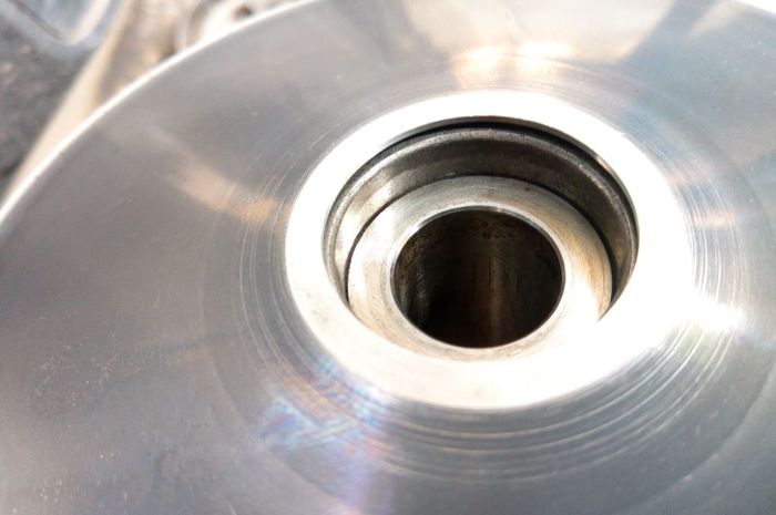 motor matic, bushing rumah roller matik, Bosh pulley, bushing rumah roller, bushing rumah roller motor matic, Ini Dia Ciri-ciri Bushing Rumah Roller di CVT Motor Matic Minta Ganti