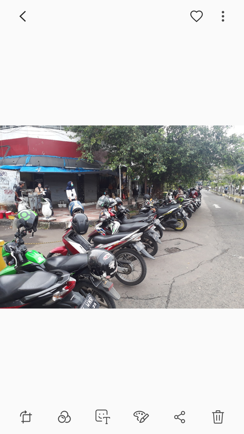 Surabaya, parkir liar, Dishub Surabaya, jukir liar, Parkir Non Tunai, Parkir Non Tunai Surabaya, Tolak Digitalisasi Mentah-mentah, Izin 600 Jukir di Surabaya Dibekukan