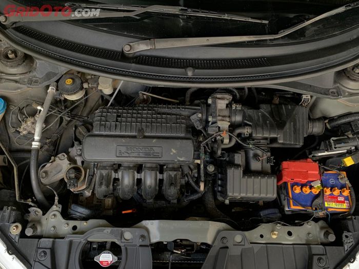 mobil bekas, busi mobil, cara buka busi mobil, buka busi mobil, cara buka busi, cara buka busi mobil yang benar, Ini Sebabnya Jangan Buka Busi Mobil Bekas Saat Kondisi Masih Panas