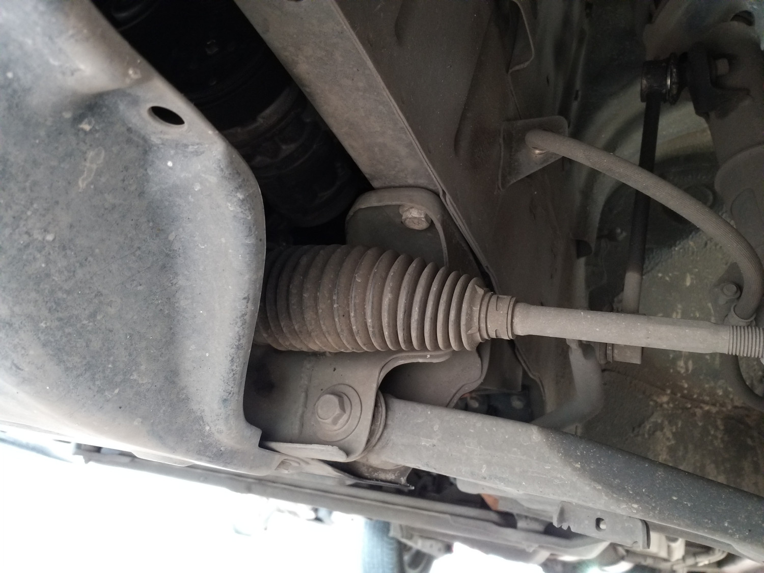 mobil bekas, karet boot, karet boot power steering, dampak karet boot powe steering robek, karet boot power steering mobil, Ini Dampak Karet Boot Electric Power Steering Mobil Bekas Robek Dibiarkan