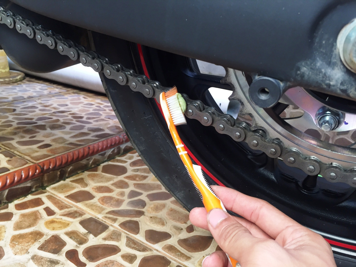 sabun colek, motor bekas, bikin kinclong motor, cara bikin kinclong motor pakai sabun colek, bikin kinclong motor pakai sabun colek, Cara Bikin Motor Bekas Kinclong Pakai Sabun Colek Rumah, Simak Triknya