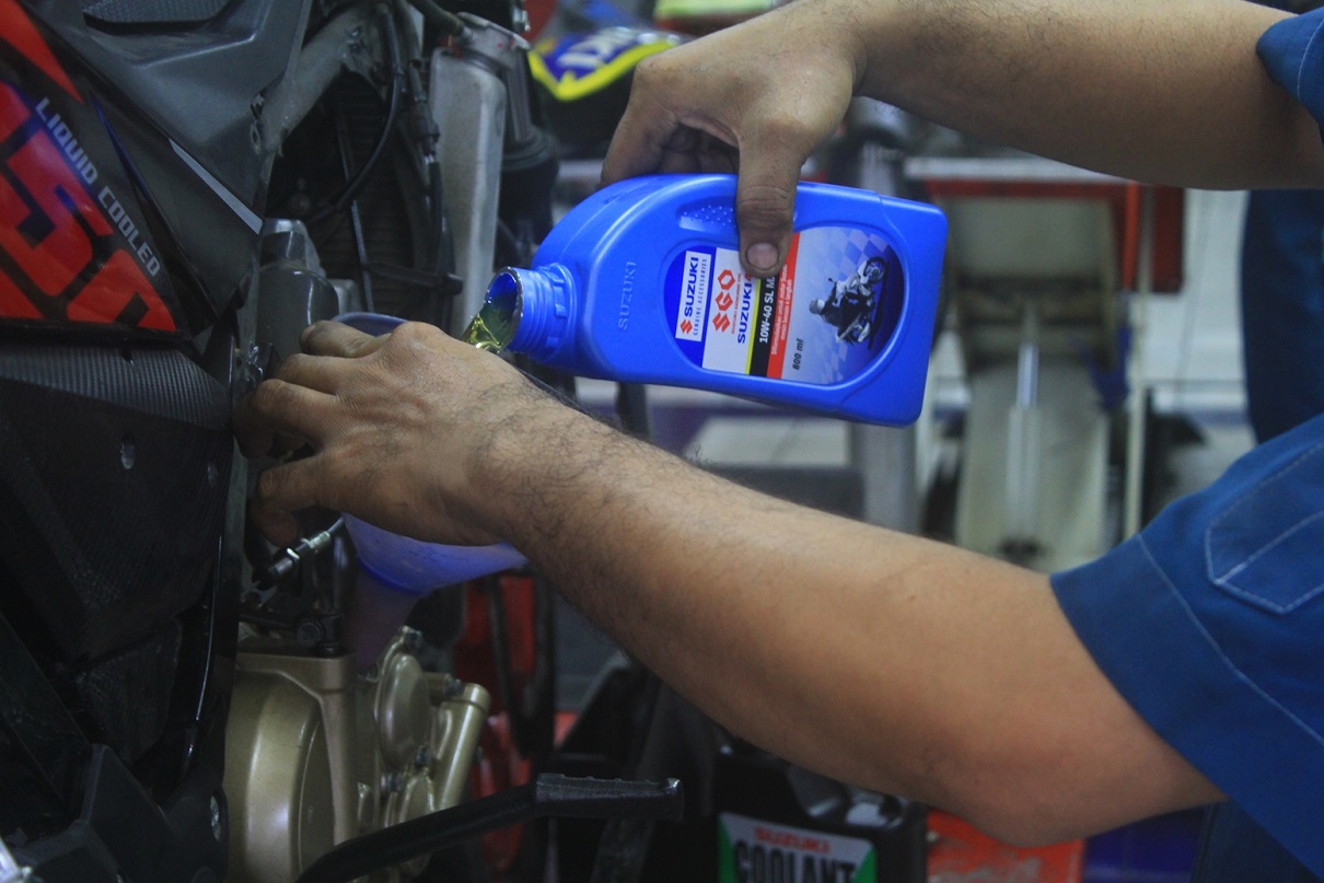oli mesin, air radiator, motor bekas, oli mesin mobil, air radiator bercampur ke oli mesin, Begini Cara Mengatasi Air Radiator Yang Bercampur Dengan Oli Mesin Motor