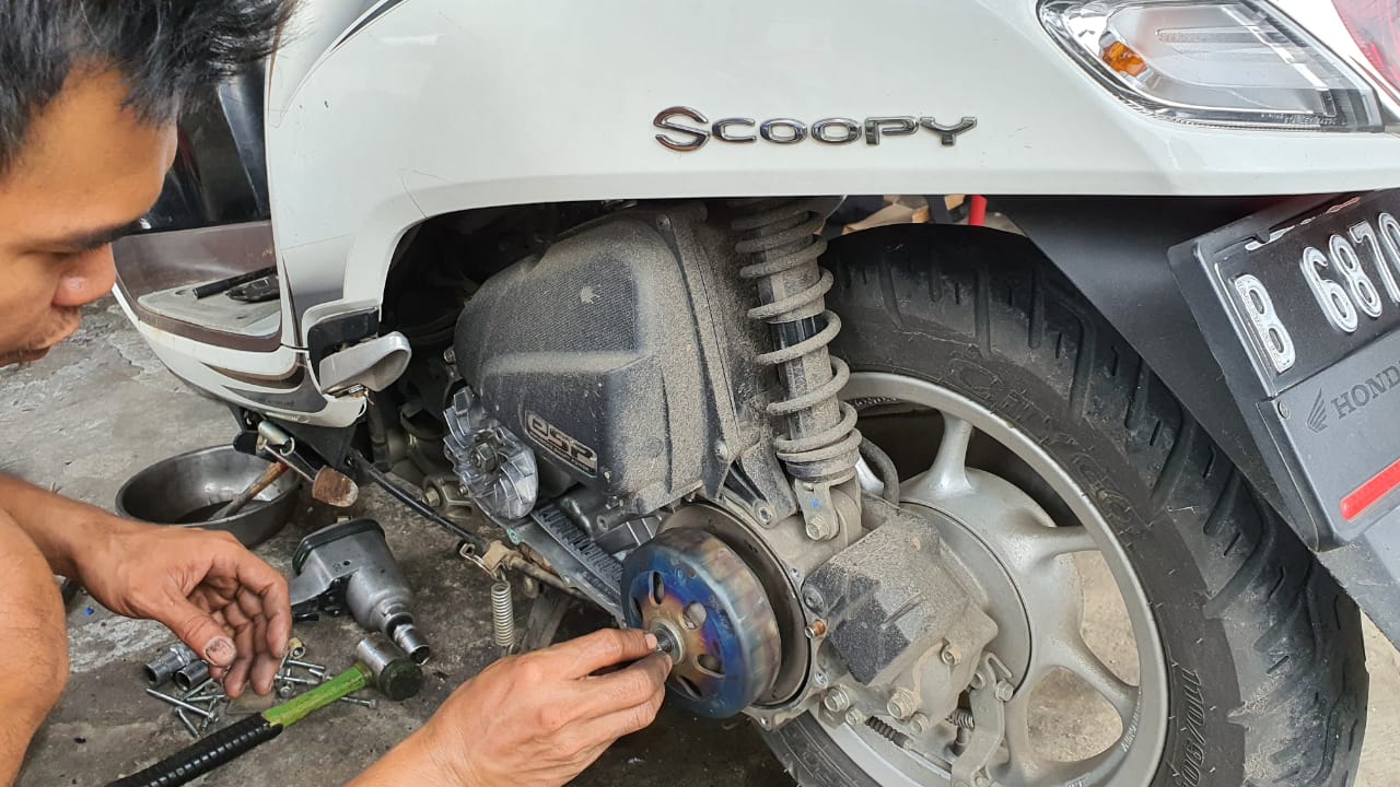 honda scoopy, motor matic, scoopy fi, honda scoopy fi, honda scoopy injeksi, Ternyata Bikin Enteng Akselerasi Motor Matic Honda Scoopy Gampang