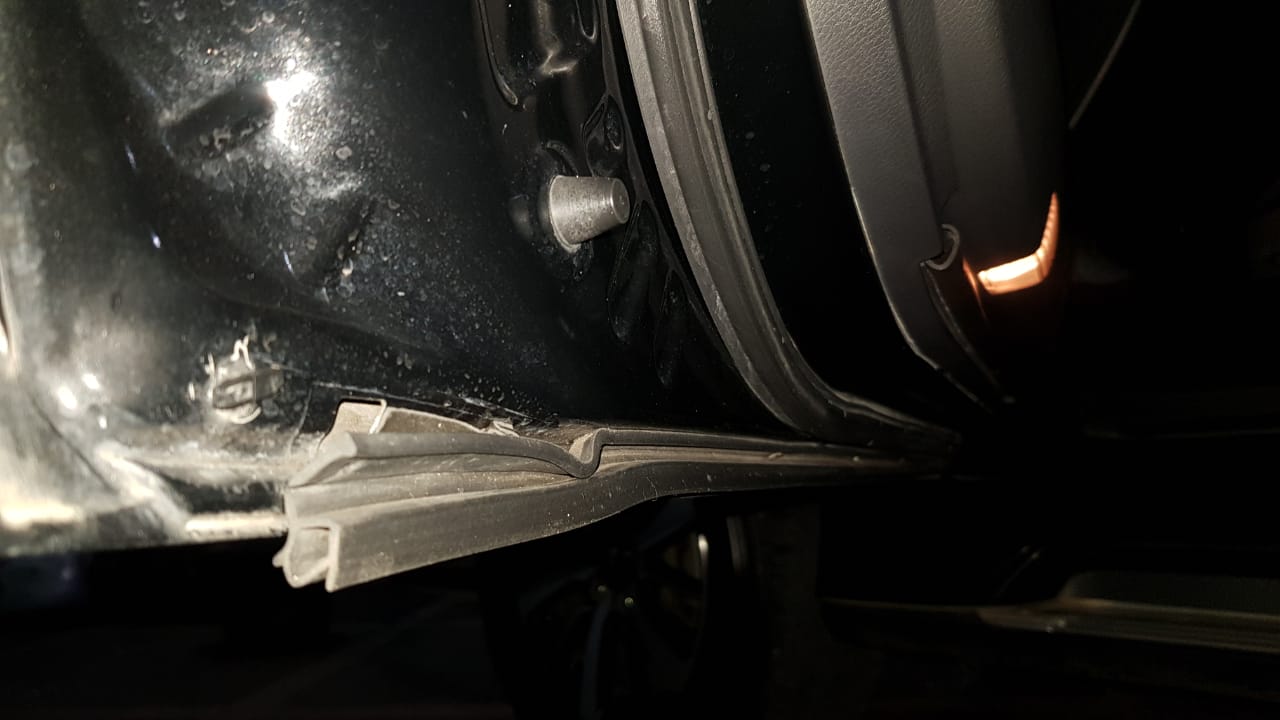 mobil, pintu, karet, bodi, karet pelipit, Karet Pintu Mobil Sudah Getas? Segini Kisaran Biaya Gantinya