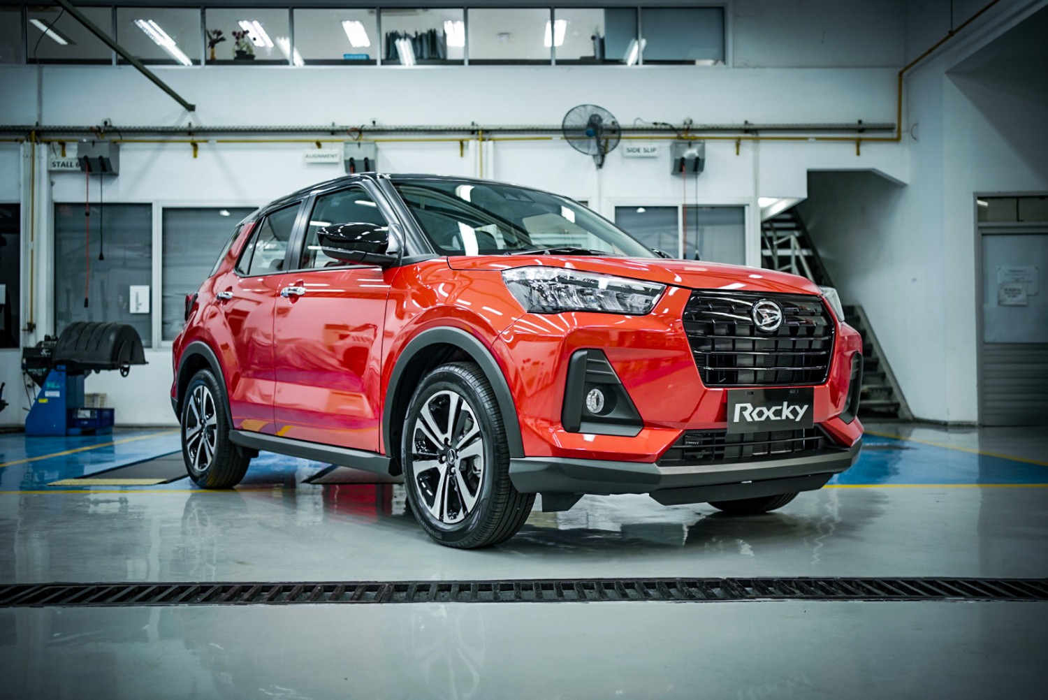 daihatsu, mobil bekas, harga mobil bekas, daihatsu rocky, mobil bekas Daihatsu, harga mobil bekas daihatsu rocky, daihatsu rocky bekas, mobil bekas daihatsu rocky, harga mobil bekas daihatsu, Mudik Lebaran Naik Mobil Bekas Daihatsu Rocky, Tipe 1.2 X M/T Cuma Segini