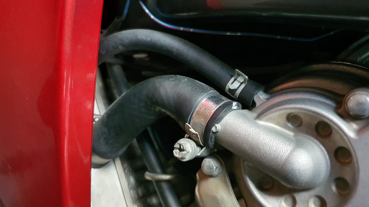 motor bekas, radiator motor, slang radiator, cara merawat slang radiator, cara bikin awet slang radiator, slang radiator motor, Beginilah Cara Mudah Merawat Slang Radiator Motor Bekas, Simak Triknya