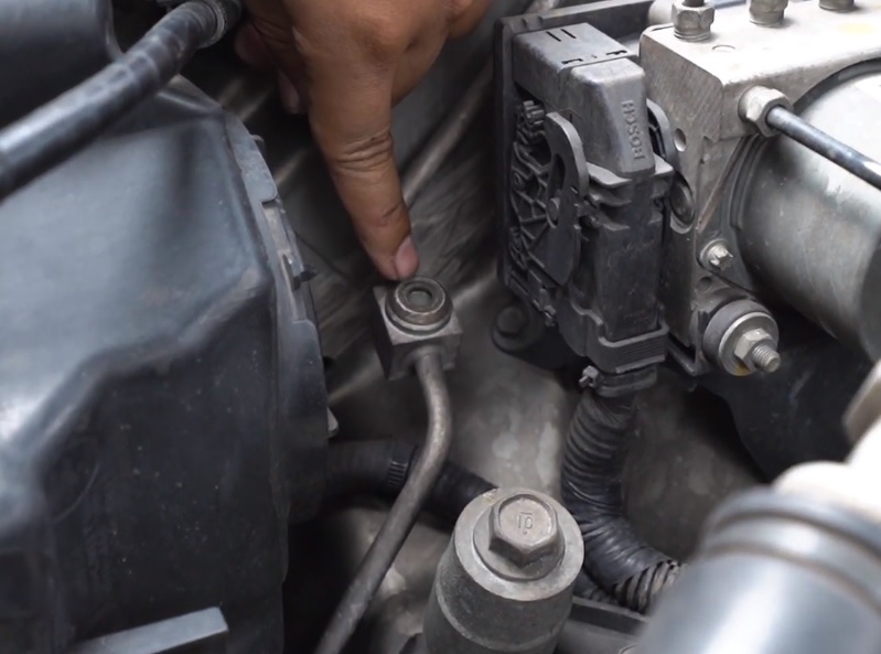 freon, volume, ac mobil, gelembung, refrigeran, tabung kaca, Jangan Bingung, Ini Fungsi Tabung Kaca Kecil di Pipa AC Mobil