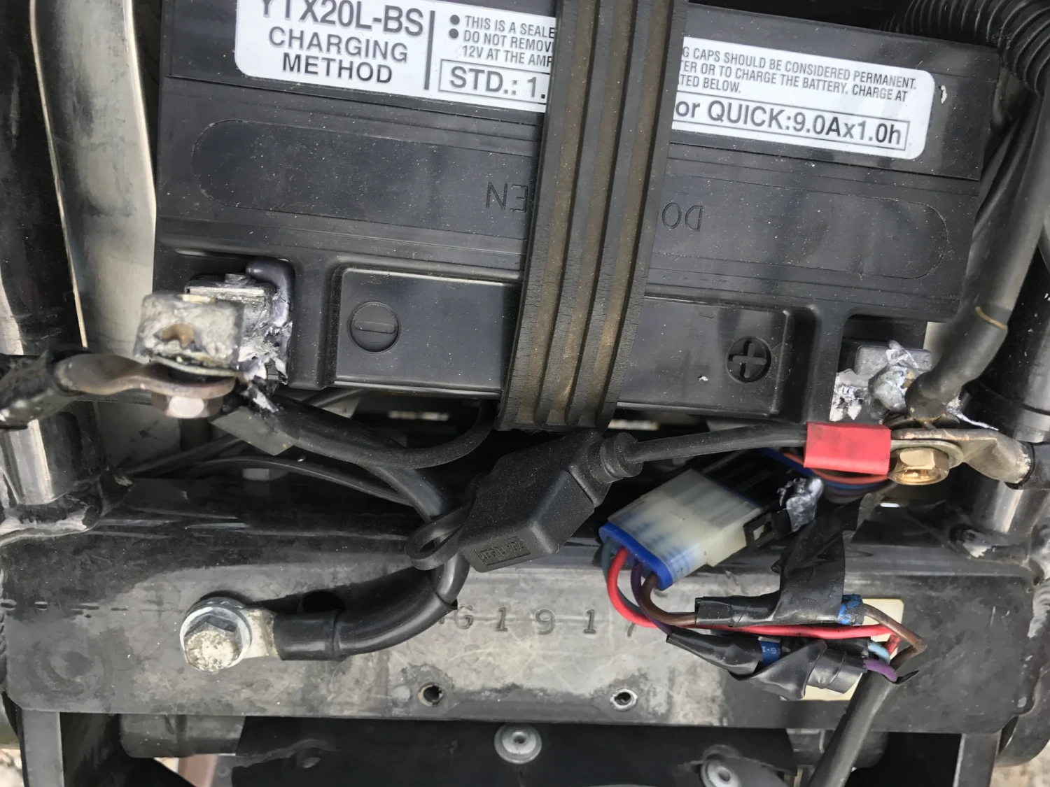 aki motor, motor bekas, terminal aki, Cara cek kondisi aki mobil, terminal aki motor, Ini Efek Samping kondisi Terminal Aki di Motor Bekas Jarang Dicek