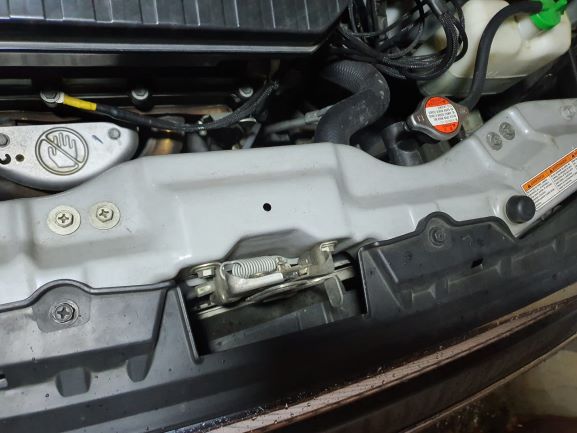 mobil bekas, tips beli mobil bekas, mobkas, mobil bekas tabrakan, mobil bekas tabrak, Mobil Bekas Tabrak Depan, Patut Curiga Kalau Lihat Bagian Mobkas Ini Mulus, Jadi Pertanda Pernah Tabrak Depan