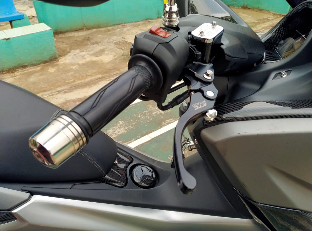 motor matic, rem motor, tuas rem, rem motor matic, tuas rem motor, tuas rem motor matic, Ternyata Meletakkan Jari Di Tuas Rem Pada Motor Matic Bikin Rugi