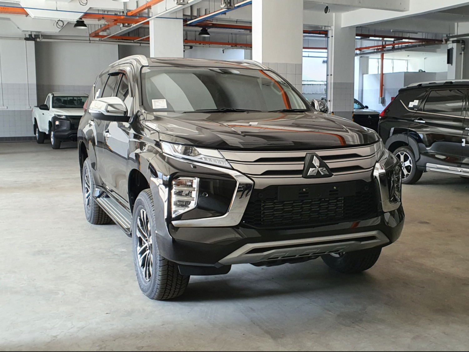 toyota fortuner, mitsubishi pajero sport, sewa mobil, libur nataru, Tarif Sewa Mobil, Jelang Liburan Nataru, Ini Tarif Sewa Pajero Sport Atau Fortuner per Hari