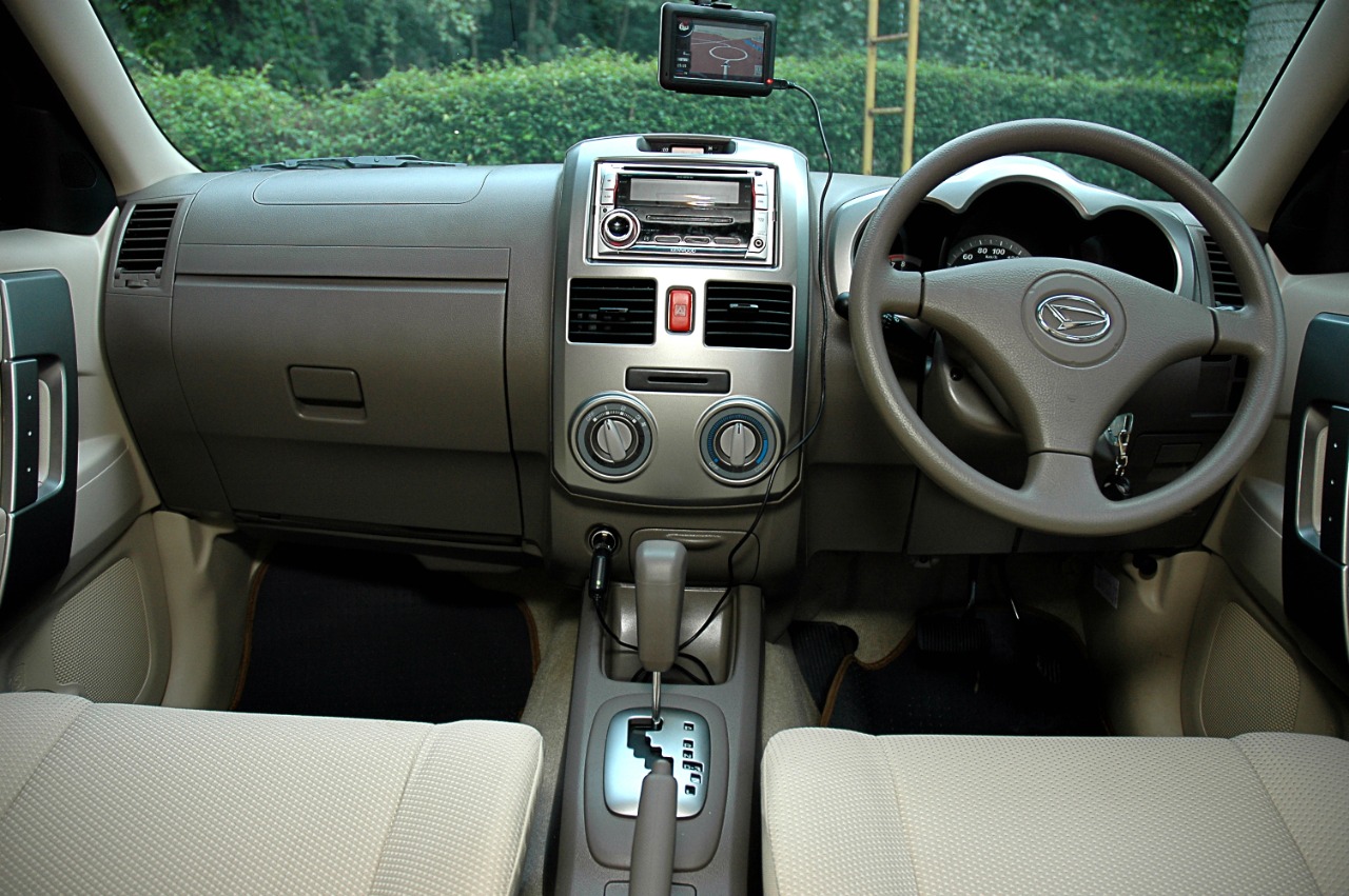 mobil bekas, terios bekas, Daihatsu Terios Bekas, mobil bekas SUV, mobil bekas daihatsu terios, harga mobil bekas terios, Mobil Bekas Daihatsu Terios Konde 2010, Harganya Makin Miring