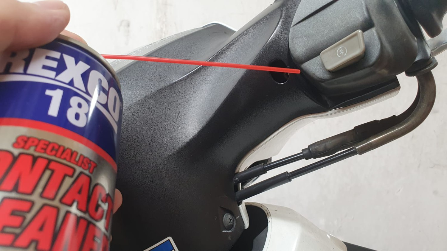 motor bekas, saklar motor, tombol saklar, tombol saklar macet, Penyebab tombol saklar motor tidak berfungsi setelah kehujanan, Penyebab Tombol Saklar Motor Bekas Mati Setelah Terkena Hujan