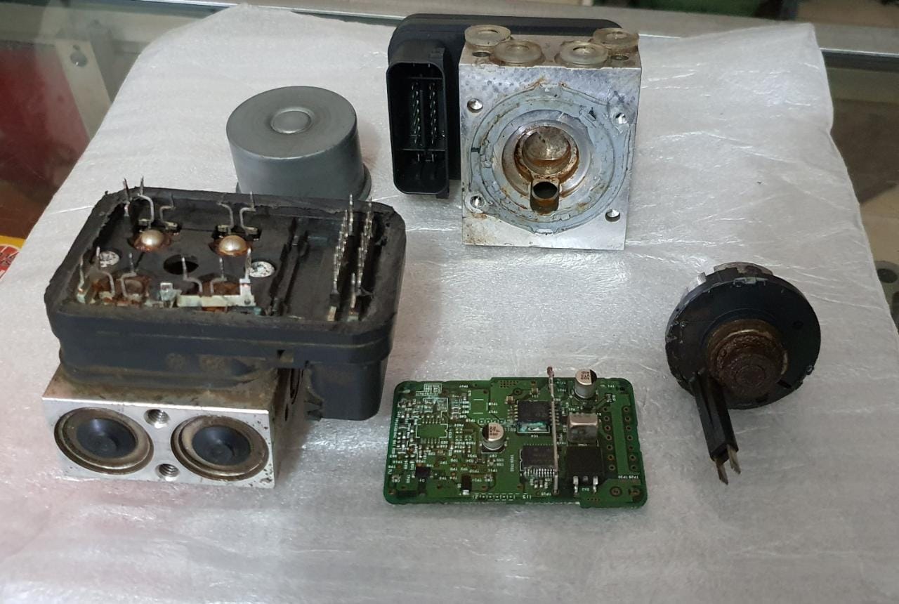 ABS Motor, servis modul abs, Garasi Aicky, Lebih Ramah Di Kantong, Segini Biaya Servis Modul ABS Motor