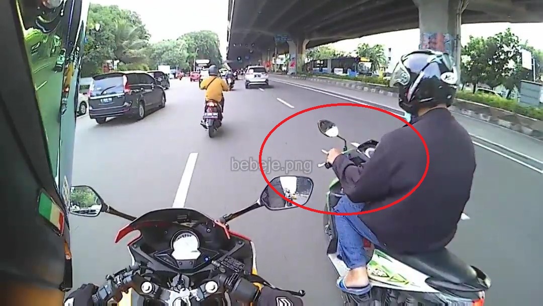 merokok, safety riding, Wahana Makmur Sejati (WMS), merokok sambil naik motor, Stop Merokok Saat Naik Motor, Pakar Safety Riding Ingatkan Bahayanya