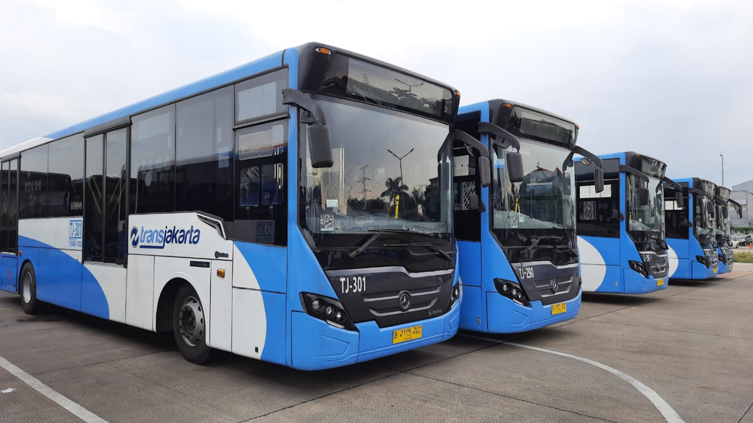 transjakarta, buka puasa, bus transjakarta, buka puasa di dalam bus, Tak Perlu Turun Halte, Transjakarta Perbolehkan Buka Puasa di Bus