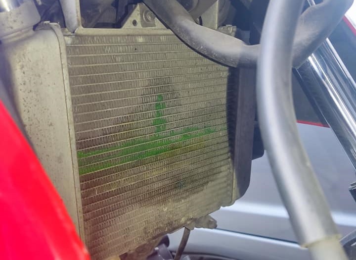 Radiator, cuci motor, motor bekas, radiator motor, cuci steam, Alasan Kenapa Radiator Motor Bekas Jangan Disemprot Air Bertekanan Tinggi