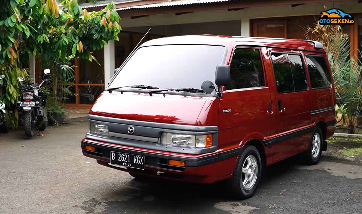mazda, Mazda E2000, MPV Mazda, MPV Mewah, Punya AC Plafon dan Kulkas, MPV Ini Sudah Tawarkan Fitur Sultan di Era 90-an