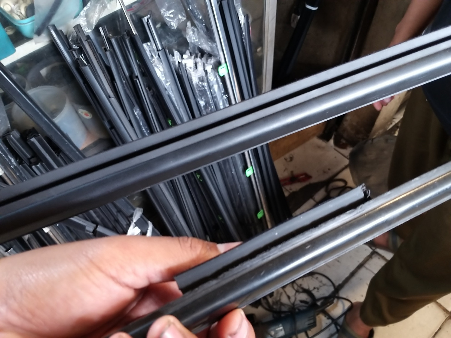 kaca, korsleting, elektrikal, Karet pelipit pintu, Wajib Tahu, Ini Manfaat Jaga Karet Pelipit Pintu Mobil Dari Kerusakan