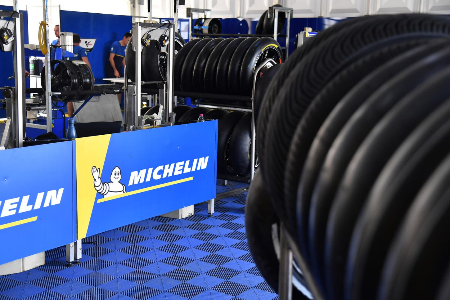 michelin, PT Multistrada Arah Sarana, PHK Karyawan Michelin, Michelin PHK Karyawan, Afriansyah Noor, Sujud Syukur, Ini Tanggapan dan Langkah Resmi Michelin Terkait PHK Ratusan Karyawan