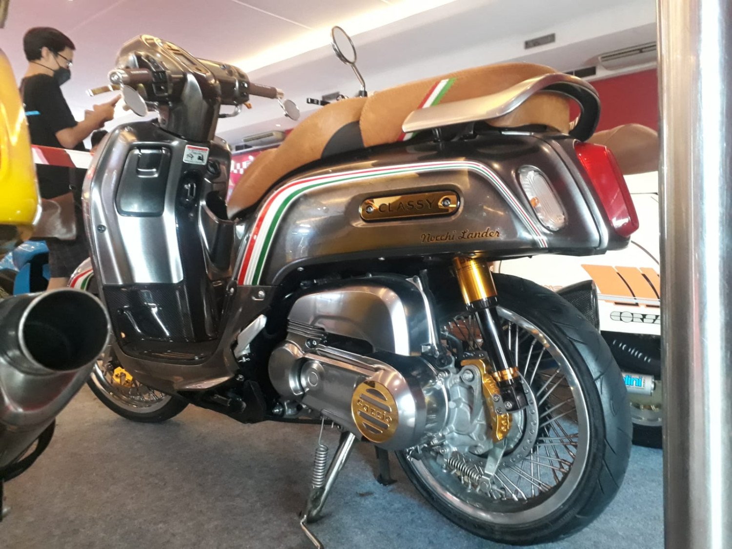 Chrome, musim hujan, motor bekas, part chrome, cara merawat part chrome, cara merawat part chrome di musim hujan, merawat part chrome, Hujan Bikin Karat, Begini Cara Mudah Merawat Part Chrome Di Motor Bekas