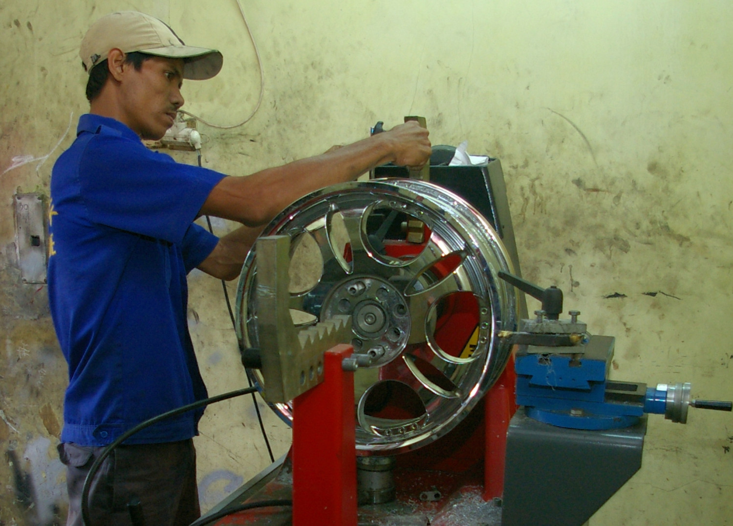 servis pelek mobil, pelek mobil peang, las pelek mobil, Biaya Servis Pelek, Tambah Daging Pelek, Biaya Servis Pelek Mobil Peang, Retak Sampai Tambah Daging, Ongkos Termurah Segini