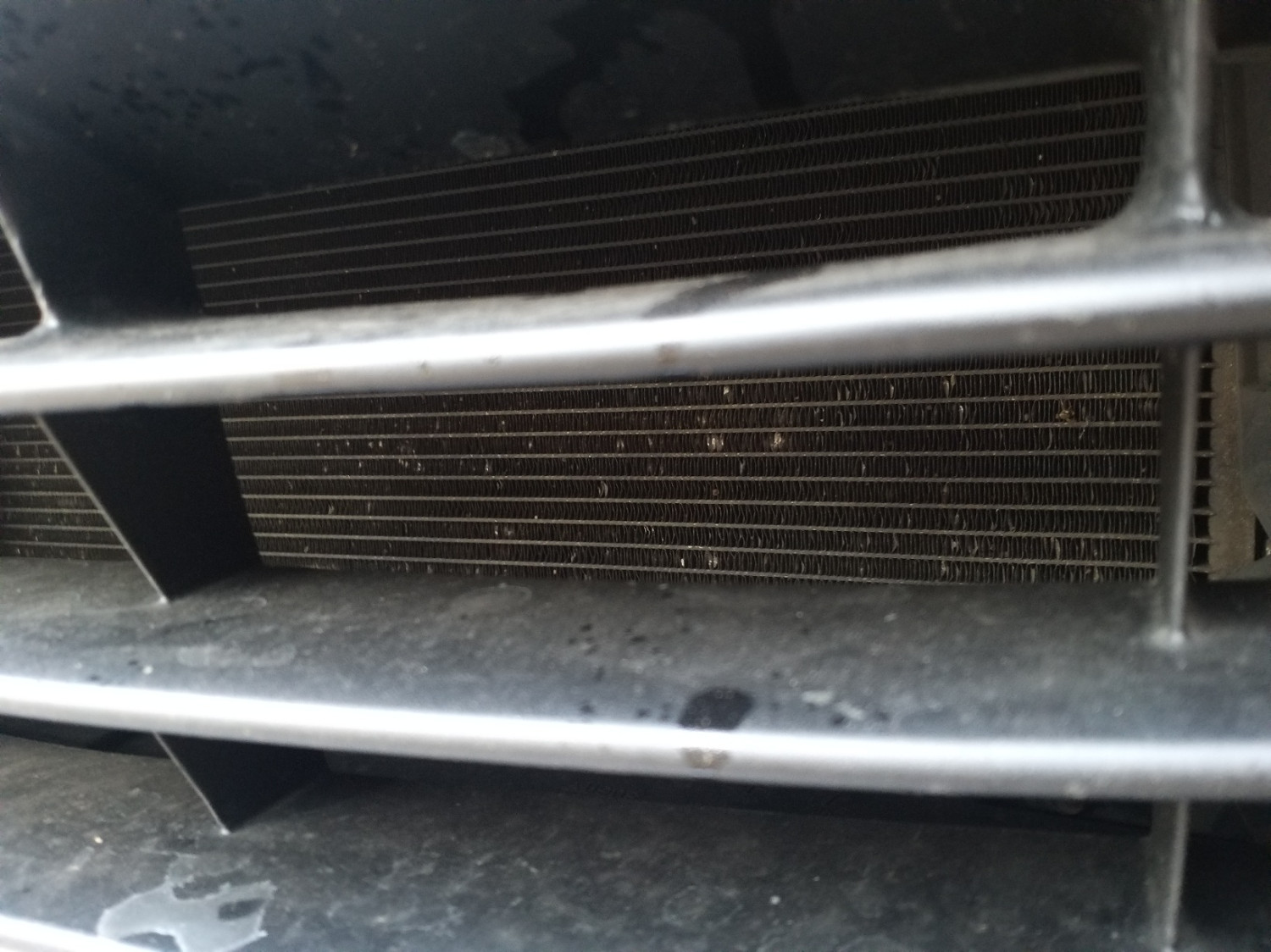 Radiator, benda asing, penyok, kisi-kisi, radiator coolant, Radiator Mobil Mengalami Penyok, Penyebabnya Dikarenakan Hal ini