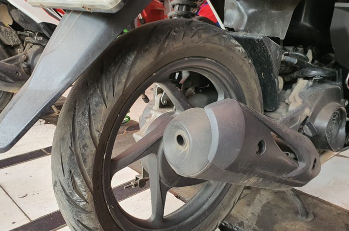 motor matic, roda motor, penyebab roda motor matic gak lurus, roda motor matic gak lurus, roda belakang motor matic gak lurus, Baru Tahu, Ternyata Ini Penyebab Ban Belakang Motor Matic Gak Lurus