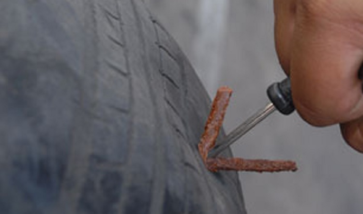 ban motor, tambal ban motor, tambal ban tip top, ban tubeless motor, tambal ban tusuk, Tamban Ban Tubless, Berikut Cara Yang Aman Selain ditusuk Dari Luar